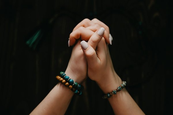 Découvrez les bienfaits des bracelets tibétains faits main